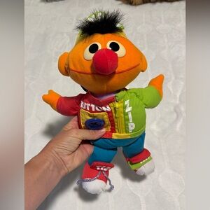 Sesame Street Vintage 1995 Dress Up Pal Ernie Learn Button Zip Snap Tyco